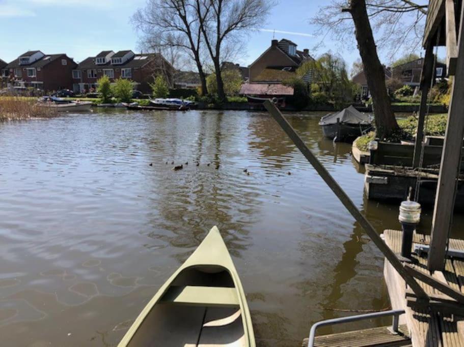 Gezellige Pipo Met Grote Schommel Aan Het Water Villa Медемблик Екстериор снимка